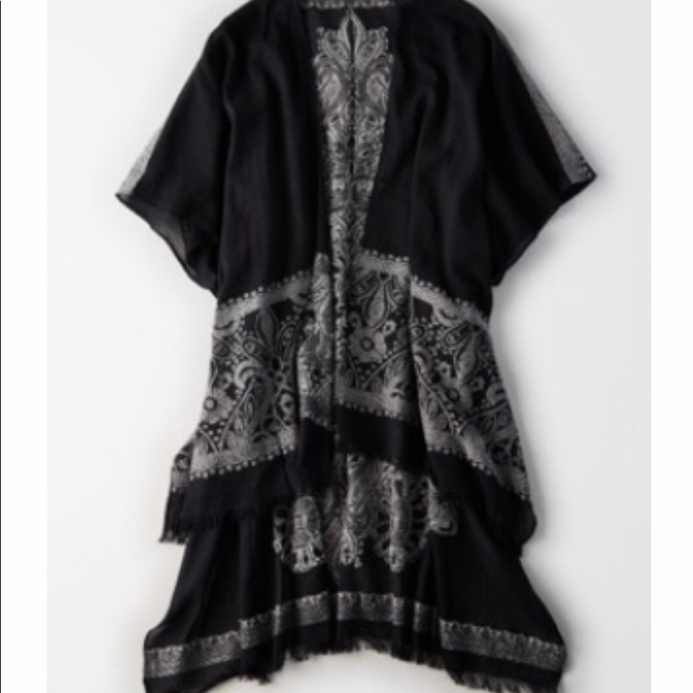 Black medallion kimono